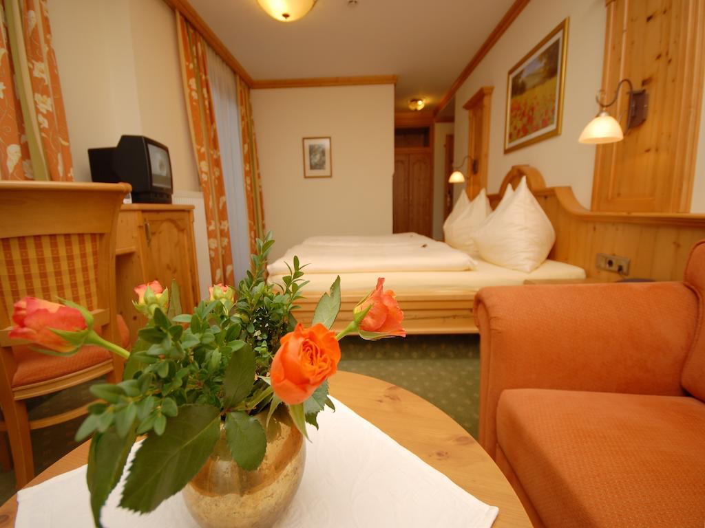 Hotel Garni Alpenland Altenmarkt im Pongau Room photo